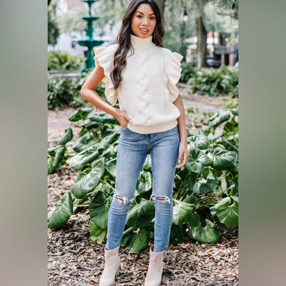 Debut Feminine Fun Natural White Ruffled Cable Knit Sleeveless Sweater Size S/M - Picture 5 of 14